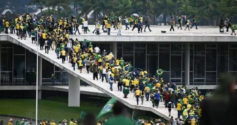 اقتحام الكونغرس البرازيلي.. دا سيلفا يقيل قائد الجيش