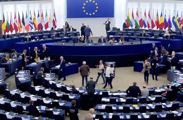 البرلمان الأوروبي: لإدراج الحرس الثوري على قائمة الإرهاب