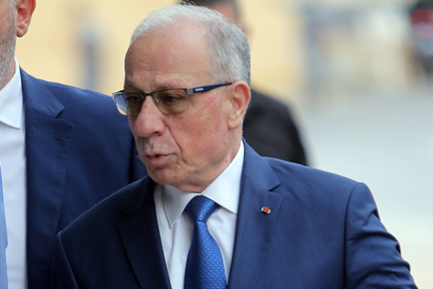 ترحيل ترقيات الجيش “بحثا عن مخرج”