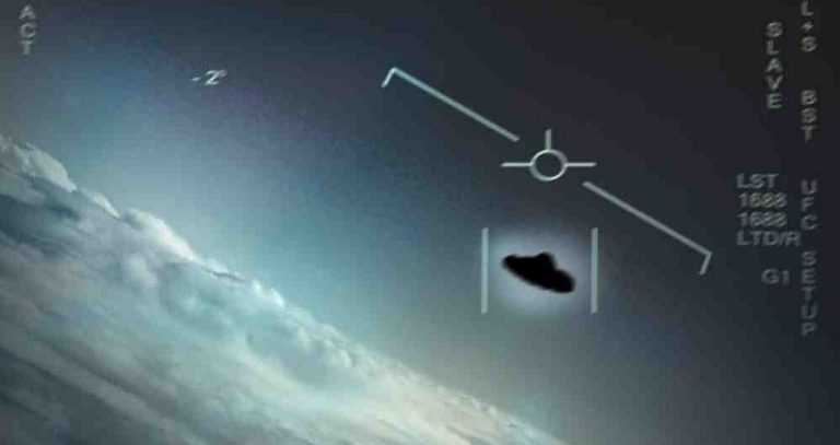 بالفيديو: “الأجسام الطائرة” تقلق أميركا: أكثر من 500 مشاهدة.. وظهرت في السعودية!