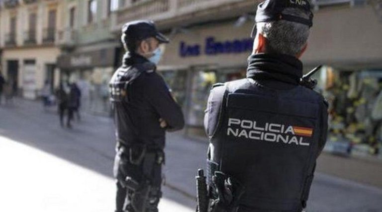 إسبانيا تفكك شبكة تستغل لاجئين أوكرانيين