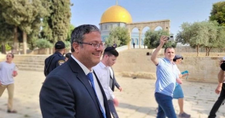 مراسل جيش الاحتلال يحرج نتنياهو: “لست شجاعا كفاية”