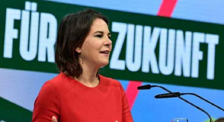 ألمانيا ترفض إرسال ذخائر عنقودية إلى أوكرانيا