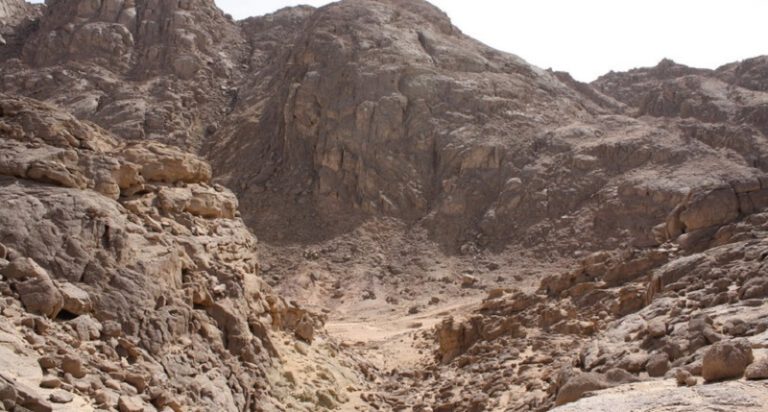 مصر تحقق ملايين الدولارات من الأحجار