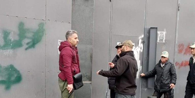 بالفيديو.. اطلاق نار على بنك “لبنان والمهجر”