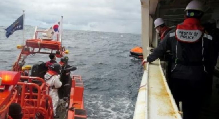 فقدان 8 بحارة بغرق سفينة شحن قرب اليابان