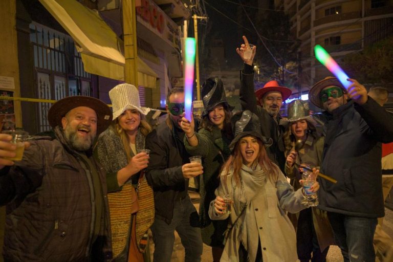 بالصور: هكذا احتفل اللبنانيون ليلة رأس السنة