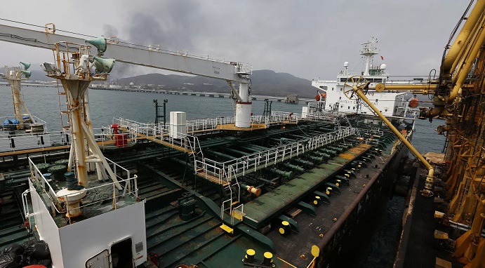 بريطانيا تشتري النفط الروسي بشكل غير مباشر عبر الهند