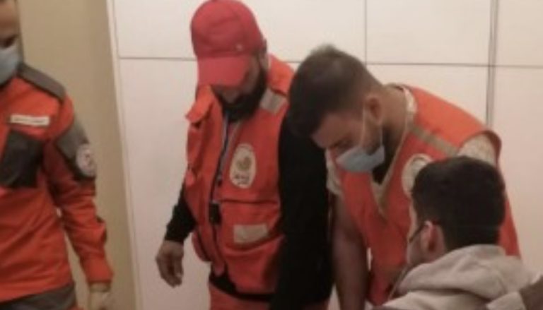 بالصور – حالات إختناق بحريق داخل منزل في صيدا