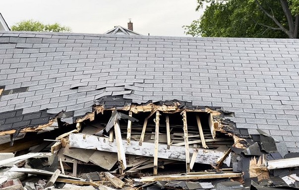 إصابات جراء انهيار سقف فندق شرقي تركيا