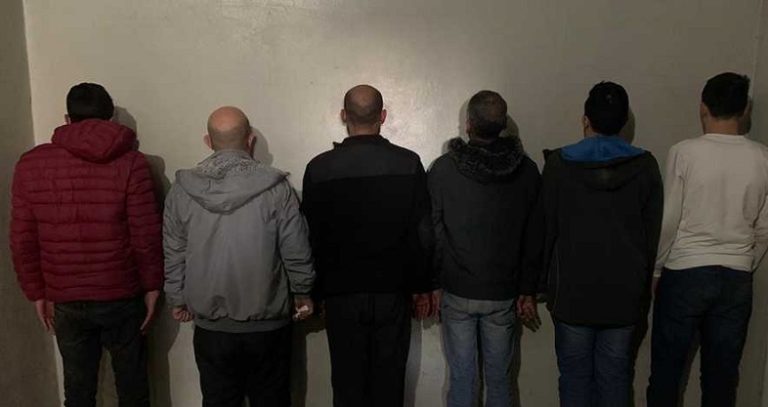 بالصور: مداهمات للجيش في حورتعلا.. وهذا ما تم ضبطه