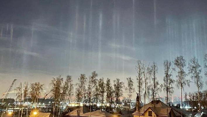 بالصور: سكان موسكو يشهدون ظاهرة نادرة