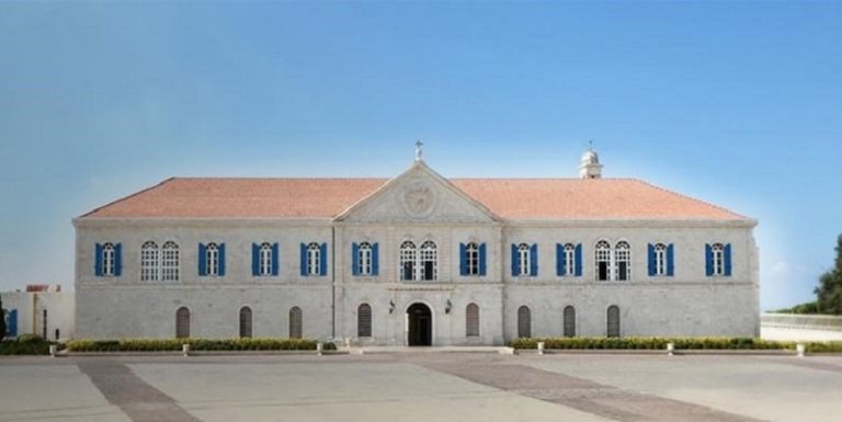 من يستطيع إنقاذ الموارنة؟