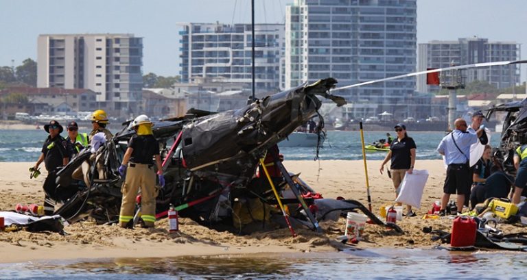 بالفيديو: قتلى باصطدام مروحيتين فوق شاطئ