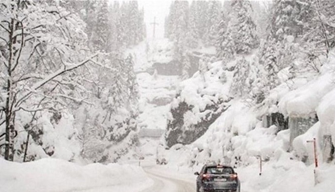 الطرقات المقطوعة بسبب تراكم الثلوج