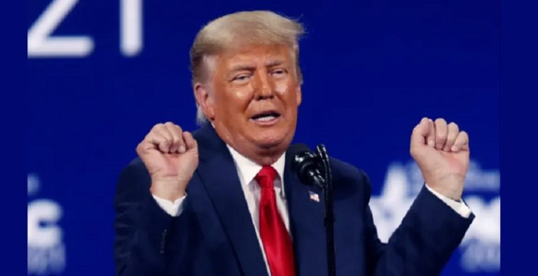 هل يمنع ترامب بنس من الإدلاء بشهادته؟