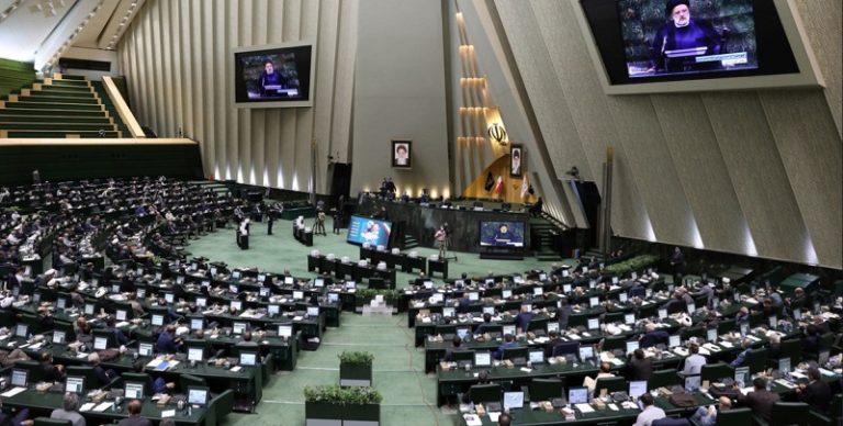 اجتماع طارئ في البرلمان الإيراني