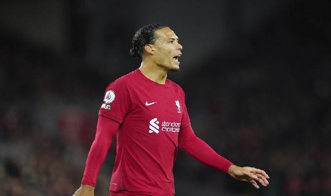 اصابة فان دايك تهدده بالابتعاد عن الملاعب لفترة طويلة