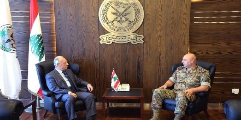 “قلوب مليانة”.. خلافٌ بين وزير الدفاع وقائد الجيش: تعيين ضابطين في منصب واحد!
