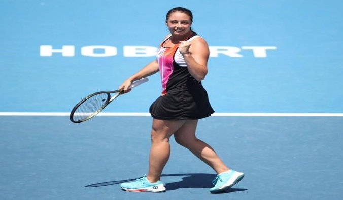 لورين ديفيس بطلة دورة هوبارت للتنس
