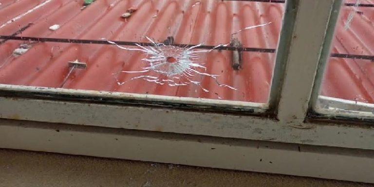 بالصور: إطلاق نار على منزل قيادي في “حركة الاستقلال”