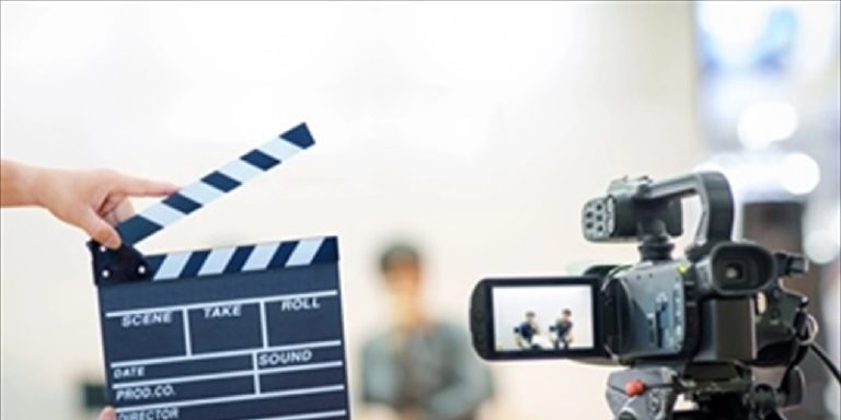 بعد 8 سنوات… فنان شهير ينشر صورة لابنه فهل اعترف به أخيراً؟