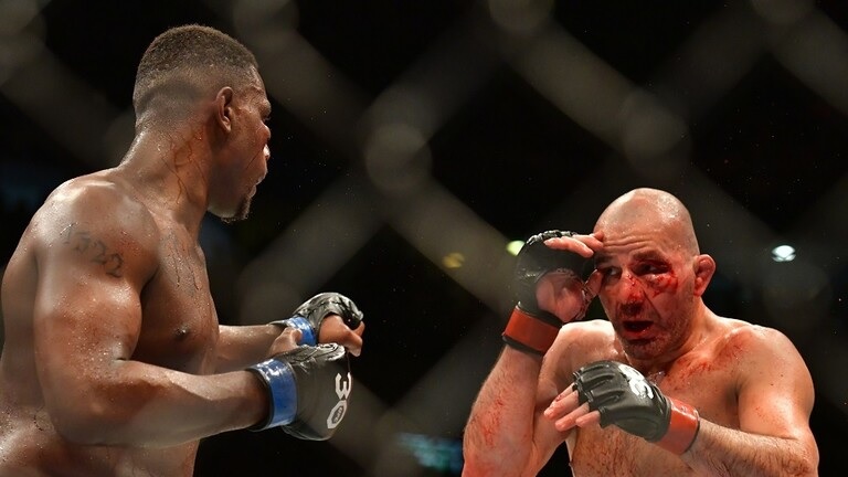 المقاتل تيكسيرا يعلن اعتزاله بعد مواجهة دموية