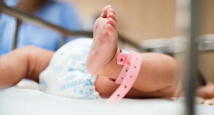 وُلد بحجم “9 أشهر”.. رضيع بطول ووزن “فوق المعتاد”