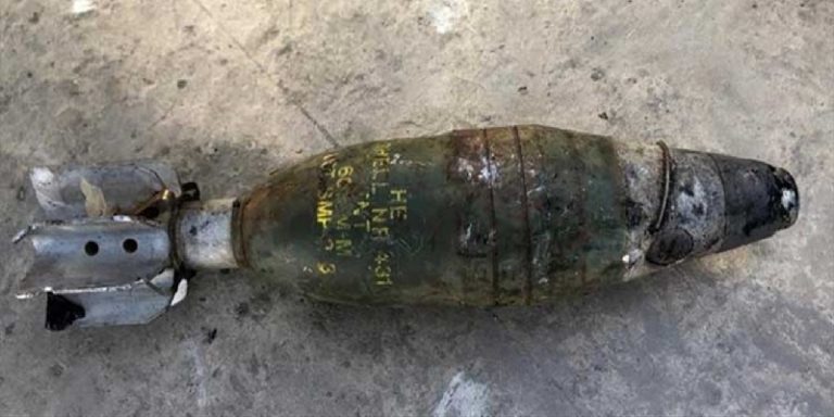 في بلدة بقاعيّة.. العثور على قذيفة والأهالي يناشدون الجيش لتفجيرها