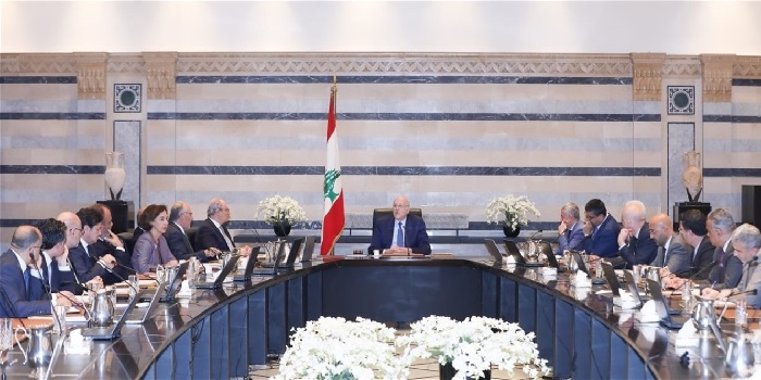 اتجاه للطعن بالمراسيم الحكومية.. وهذا ما يقوله الخبراء الدستوريون