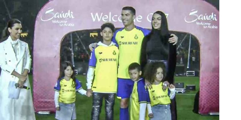 بالفيديو..جورجينا تتحدث باللغة العربية داخل غرف ملابس النصر