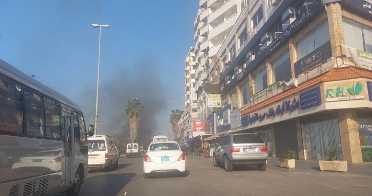 بالصور: قطع طريق صور ـ العباسية