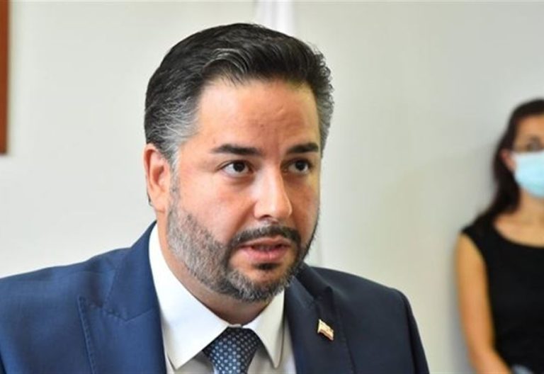 أمين سلام: أطفال لبنان يستبدلون الحليب بالماء والسكر