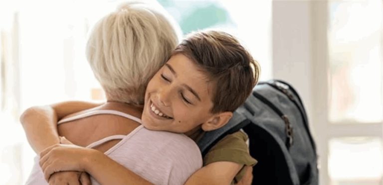 ماذا يحتاج الأطفال من الأهل في بداية يومهم؟