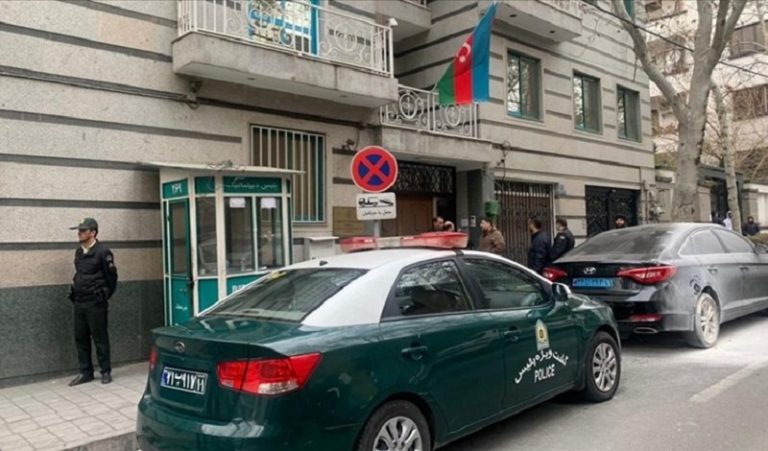 بالفيديو: مقتل مسؤول الأمن بهجوم على سفارة أذربيجان في طهران