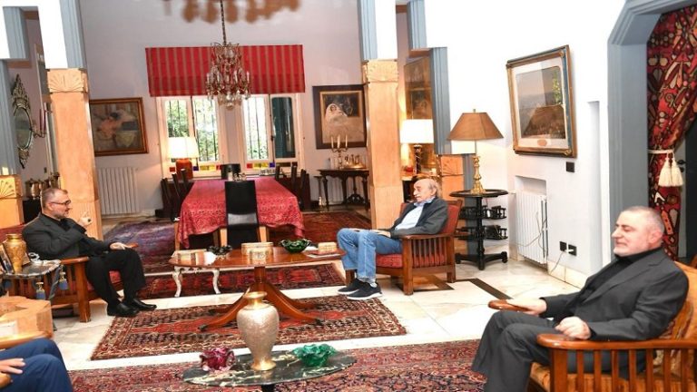 أربع نقاط على طاولة الحزب ـ جنبلاط