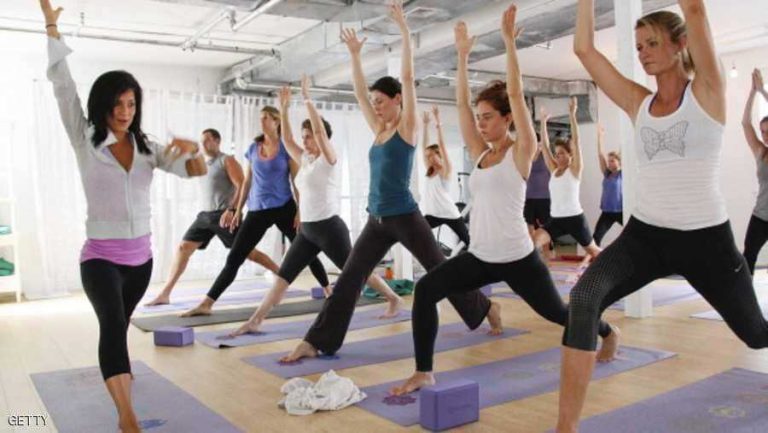 ربع ساعة من “اليوغا”.. هذا ما تفله بضغط الدم!