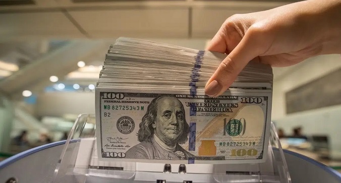 إقبال كثيف مرتقب على شراء الدولارات!