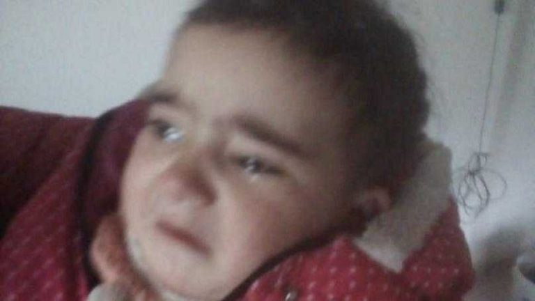 العثور على طفلة داخل حقيبة!