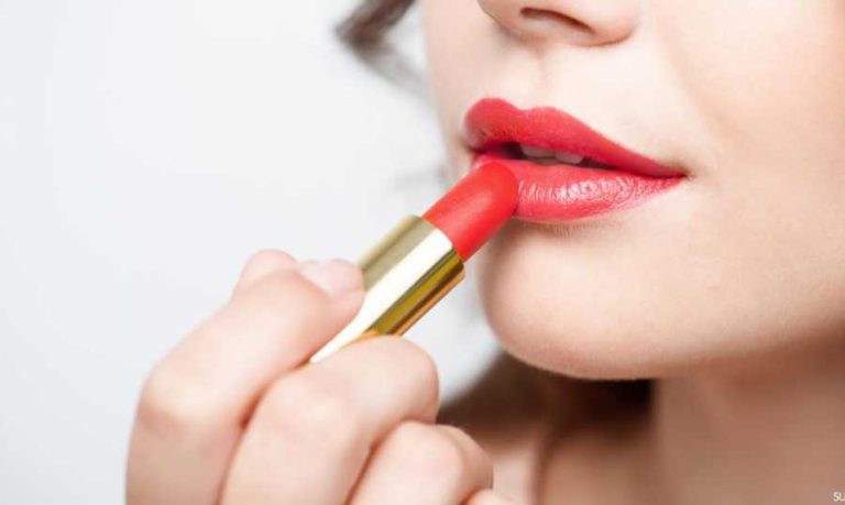 لحماية الشفاه من الفيروسات.. إبتكار جديد بنكهة التوت