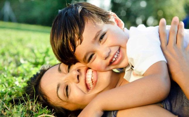 تحذير من عادات خاطئة تؤثر على أطفالنا