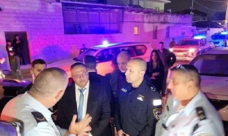 العدو يقتحم مخيم شعفاط.. ومستوطنون يصرخون بوجه بن غفير (فيديو)