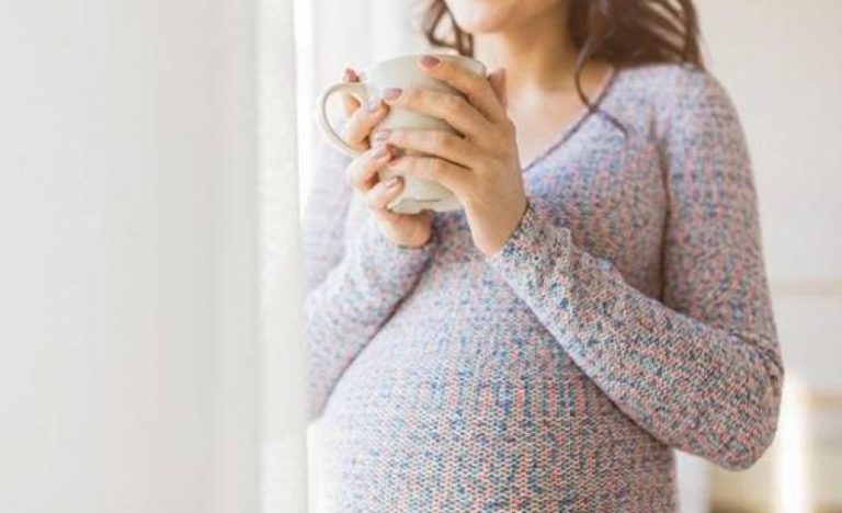 ما الذي يؤدي إلى تراجع فرص الحمل عند المرأة؟