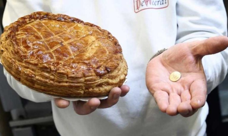 في عيد الغطاس.. ذهب عيار 18 قيراطا داخل الكعك