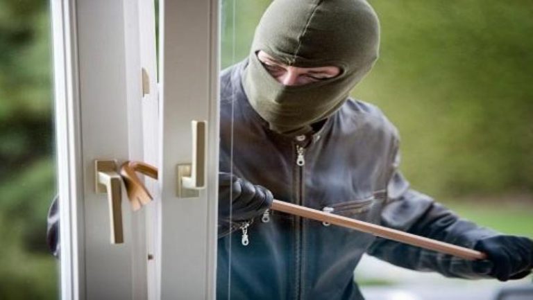 بلا كسر ولا خلع.. هكذا سرق المنزل في شتوره