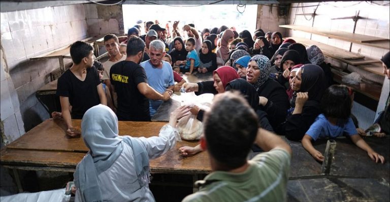 الدولار يحلق.. والشعب “تعوّد”!