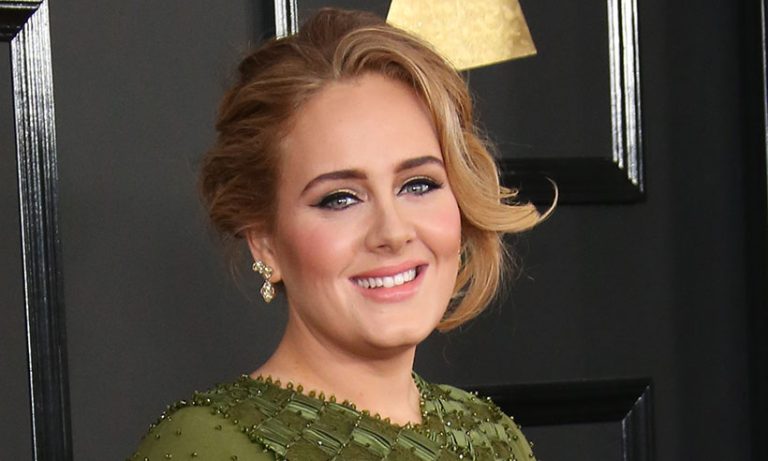 أديل تعاني من آلام الظهر.. والسبب “عرق النسا”(فيديو)