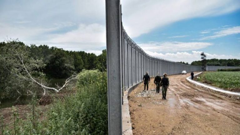 اليونان تعزل نفسها عن تركيا