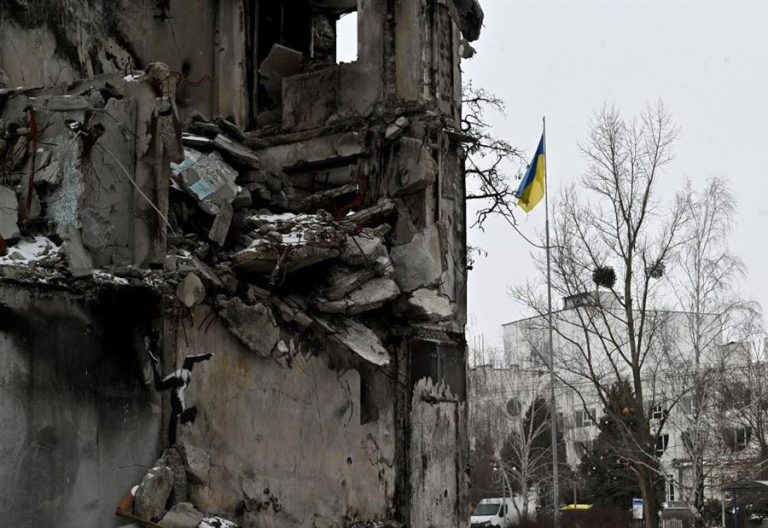 بالفيديو.. مقتل وزير الداخلية الأوكراني ونائبه الأول