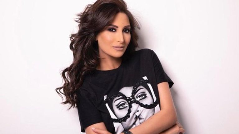 هل إعتزلت رويدا عطية الغناء؟